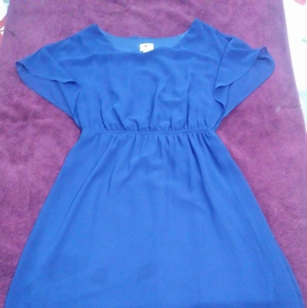Dresses - Picture 3 of 3
